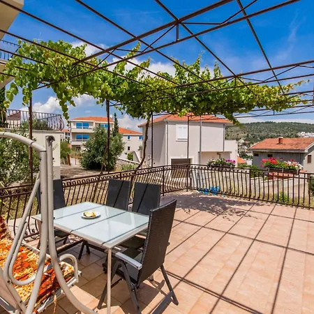 Apartamento Ana By Interhome Trogir